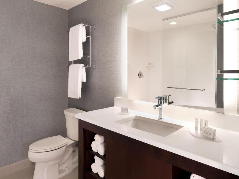 Residence Inn NYC The Bronx at Metro Center Atrium - Oda