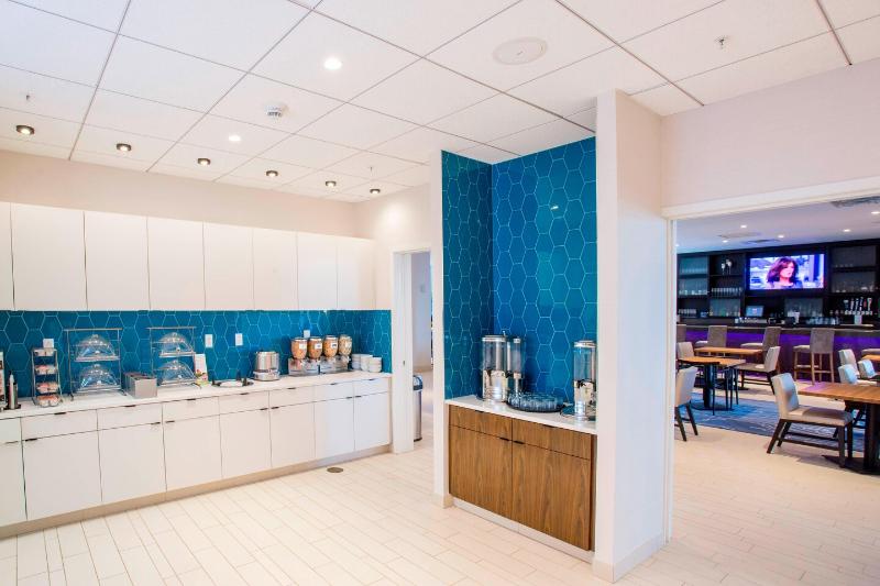 Residence Inn NYC The Bronx at Metro Center Atrium - Restoran
