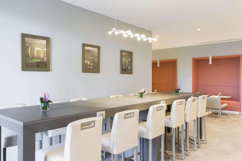 Hampton By Hilton Rome East - Lobi