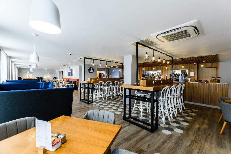 Holiday Inn Express Wigan - Bar
