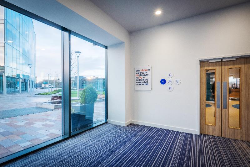 Holiday Inn Express Stockport - Lobi