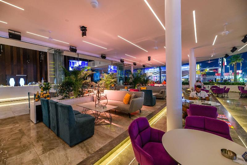 Tasia Maris Seasons - Bar