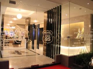 SWK 95 Hotel Surabaya otel fotoğrafı