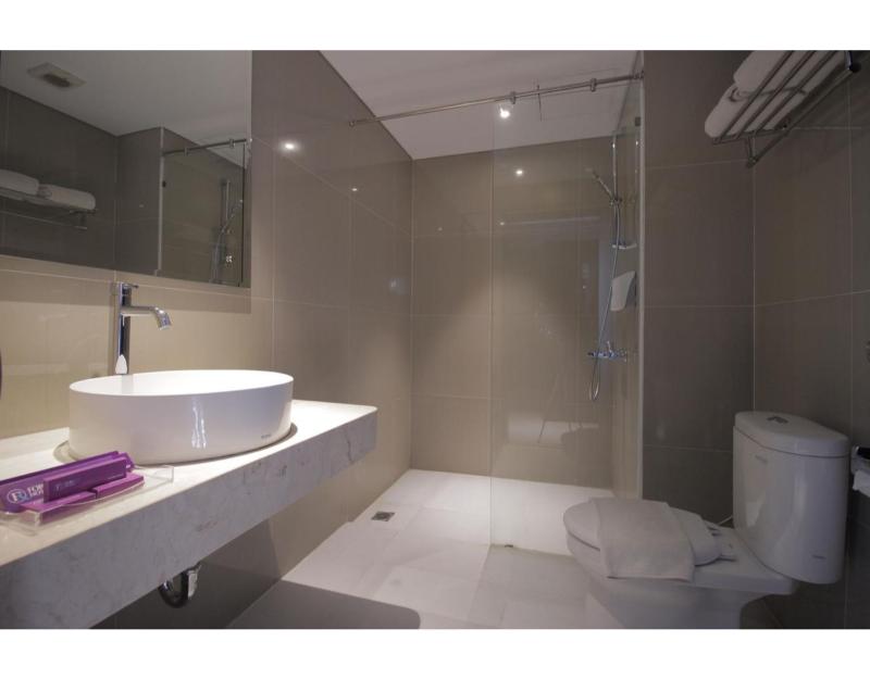 Forriz Hotel Yogyakarta - Oda