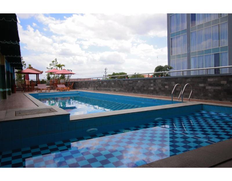 Forriz Hotel Yogyakarta - Havuz
