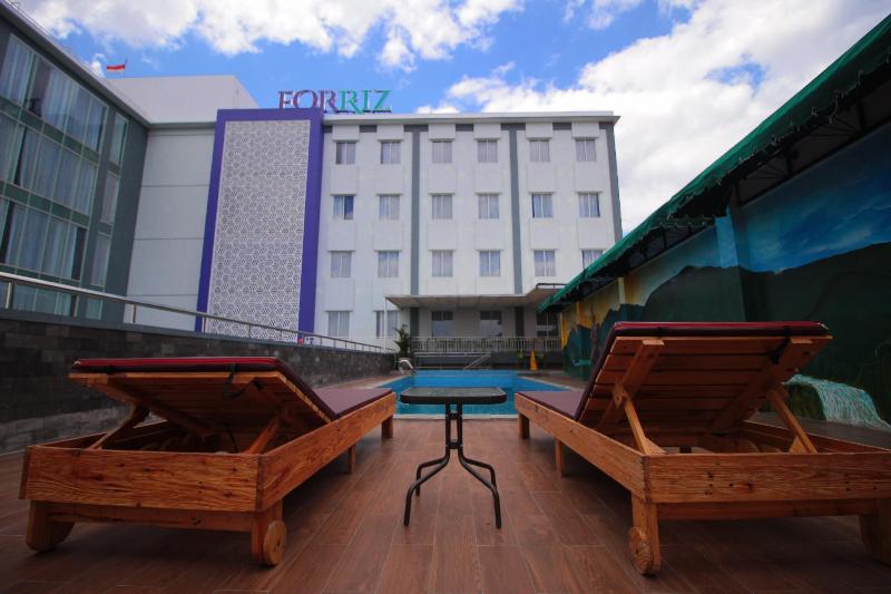Forriz Hotel Yogyakarta - Plaj