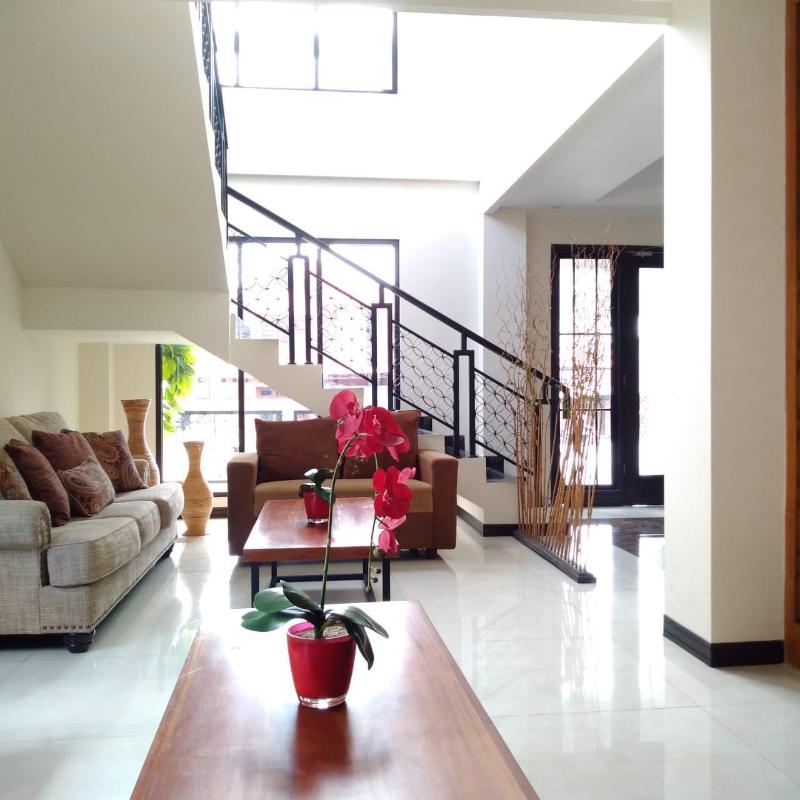 Cantya Hotel Yogyakarta - Lobi