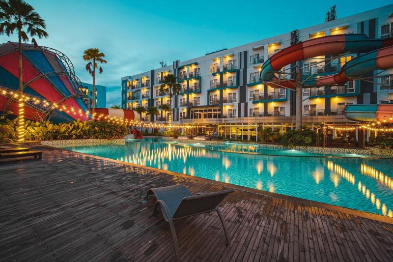 Astara Hotel Balikpapan - Havuz