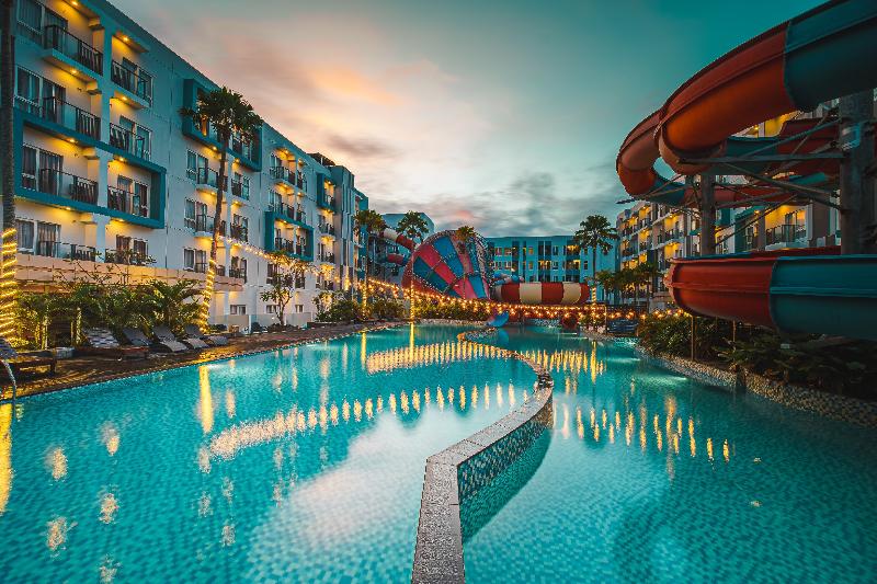 Astara Hotel Balikpapan - Havuz
