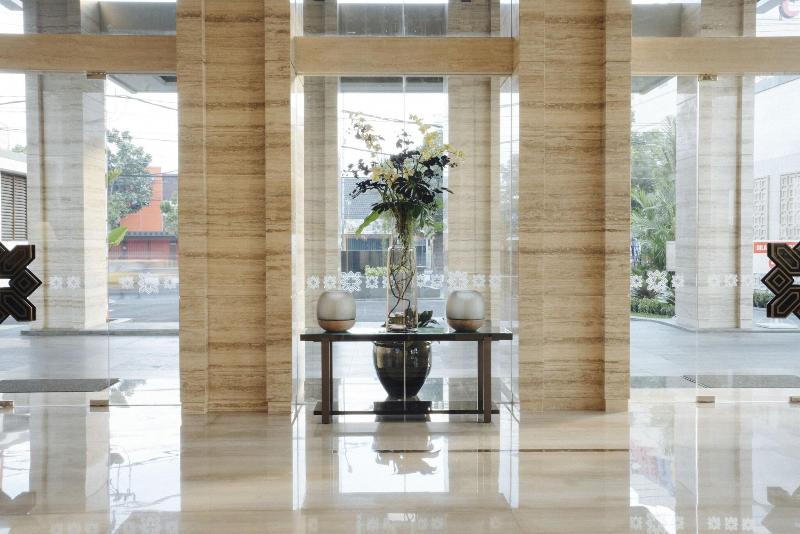 GRAMM HOTEL by Ambarrukmo - Lobi