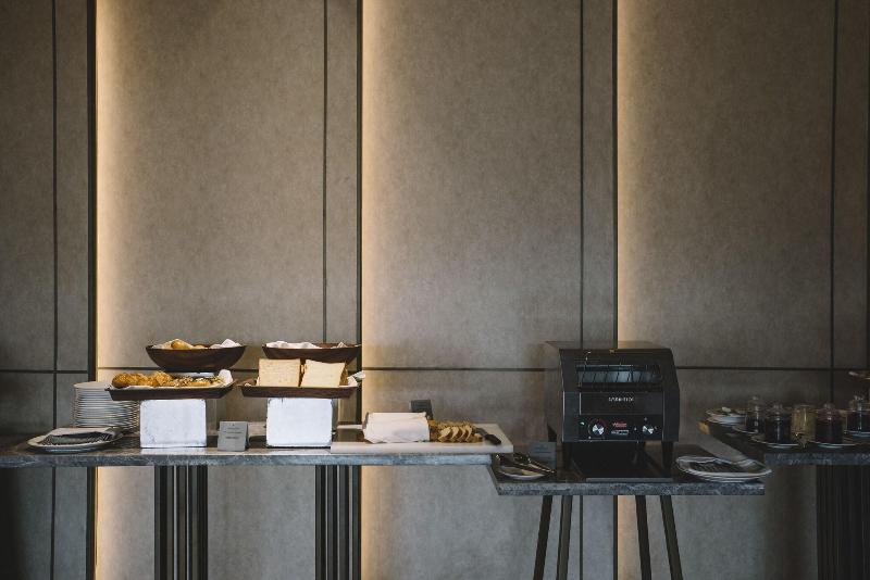 GRAMM HOTEL by Ambarrukmo - Restoran