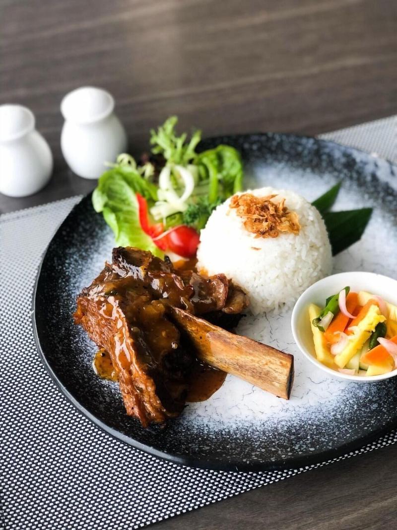 GRAMM HOTEL by Ambarrukmo - Restoran