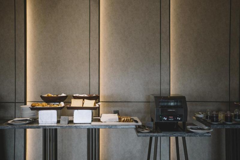 GRAMM HOTEL by Ambarrukmo - Restoran