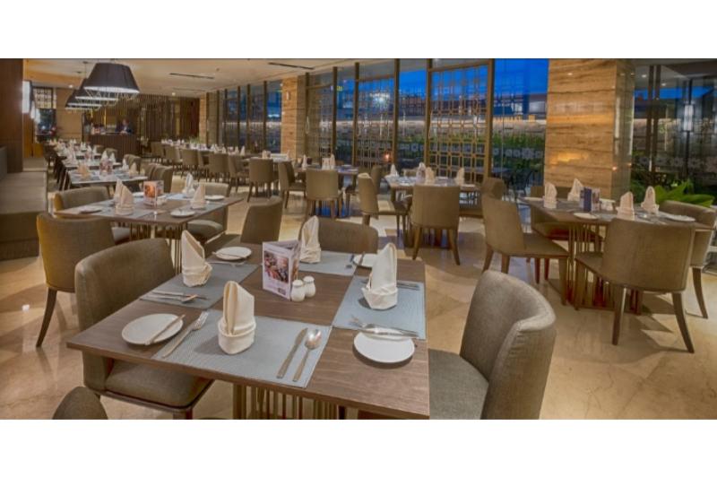 GRAMM HOTEL by Ambarrukmo - Restoran