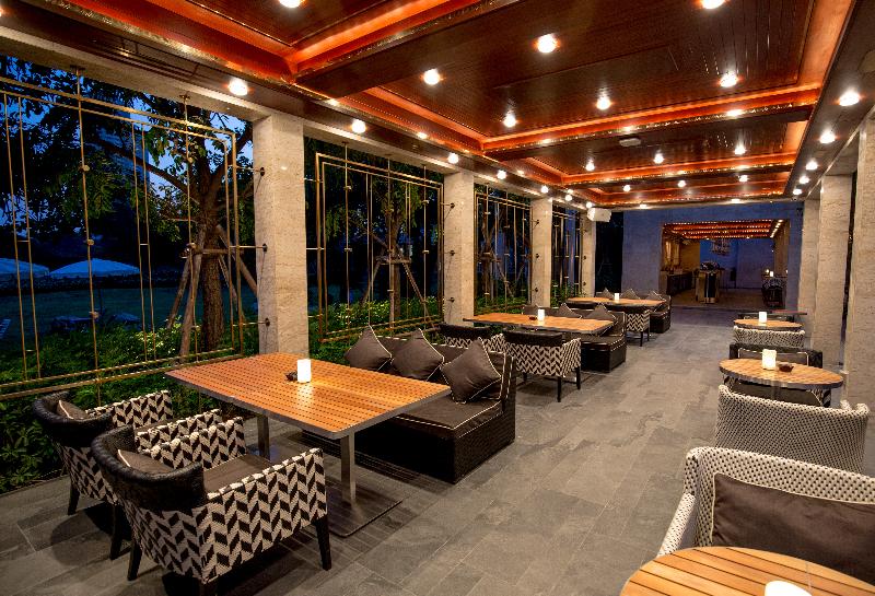 Baba Beach Club Hotel Hua Hin by Sri Panwa - Bar