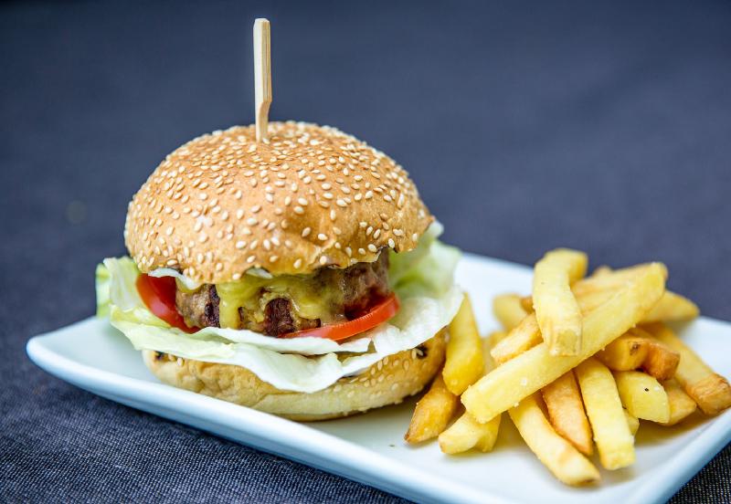Baba Beach Club Hotel Hua Hin by Sri Panwa - Restoran