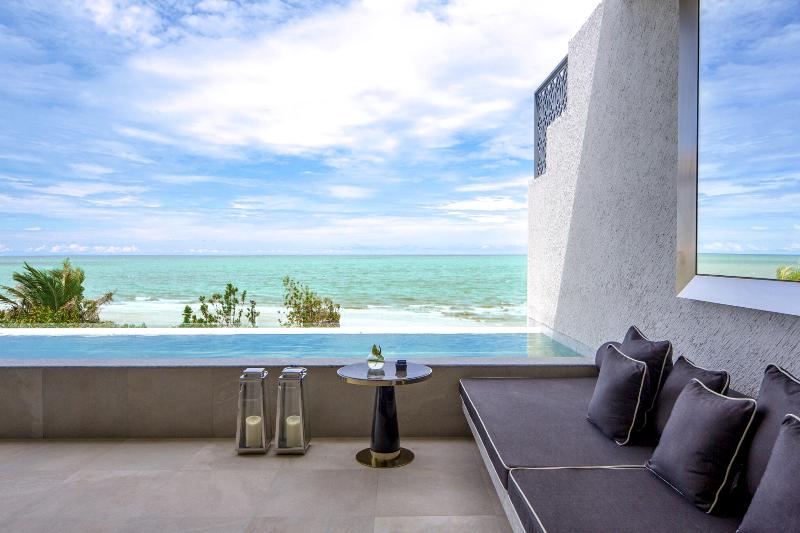 Baba Beach Club Hotel Hua Hin by Sri Panwa - Teras