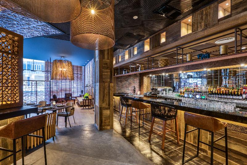 Crowne Plaza Dubai Marina - Bar