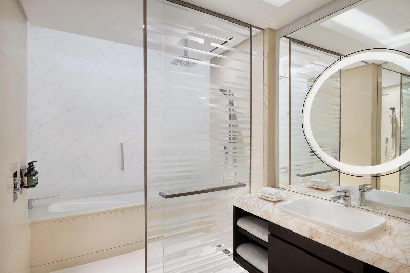 Crowne Plaza Dubai Marina - Oda