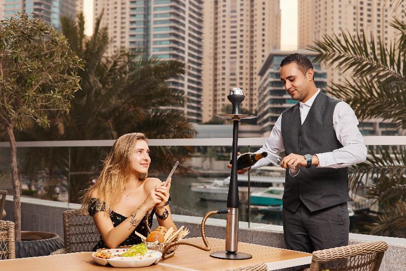 Crowne Plaza Dubai Marina - Restoran