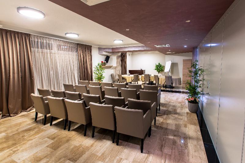Royal Airport - Toplantı