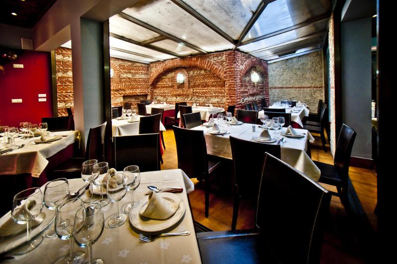 Condes de Castilla - Restoran