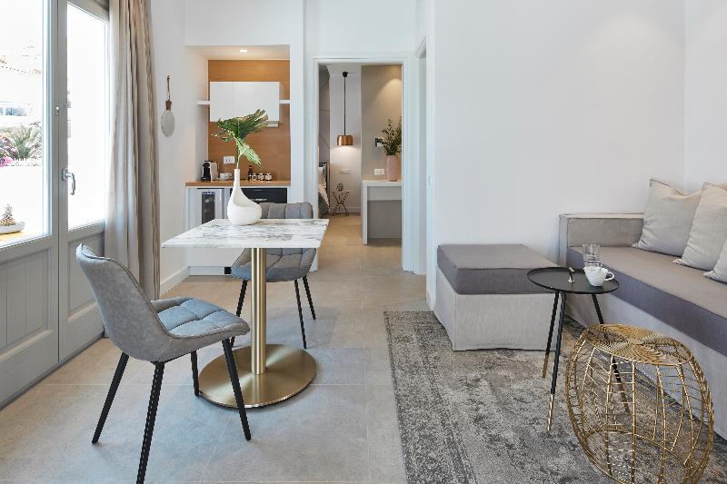 Altera Pars Suites - Oda