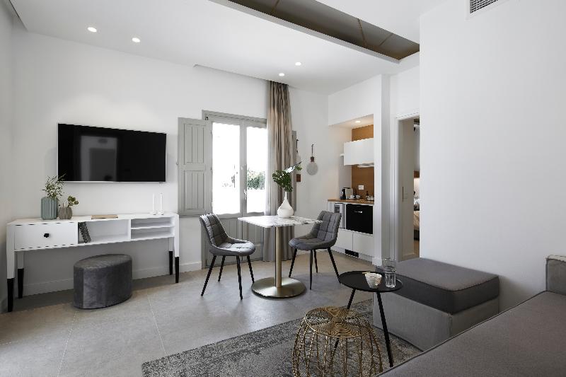 Altera Pars Suites - Oda
