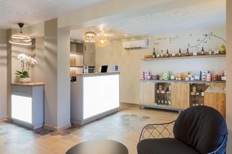 Best Western La Porte Des Chateaux - Lobi