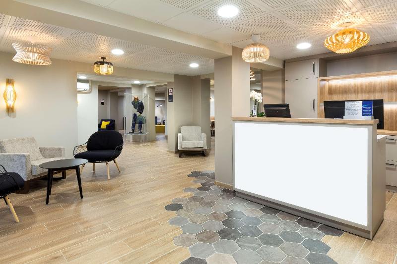 Best Western La Porte Des Chateaux - Lobi