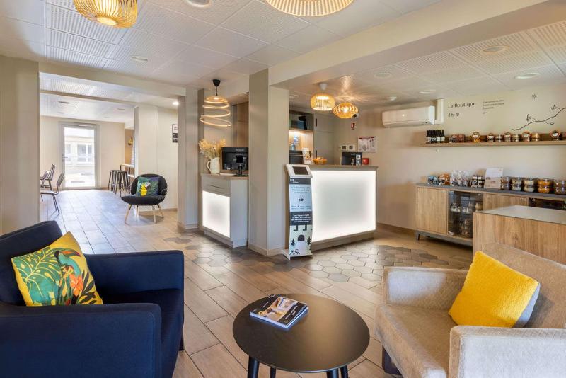 Best Western La Porte Des Chateaux - Lobi