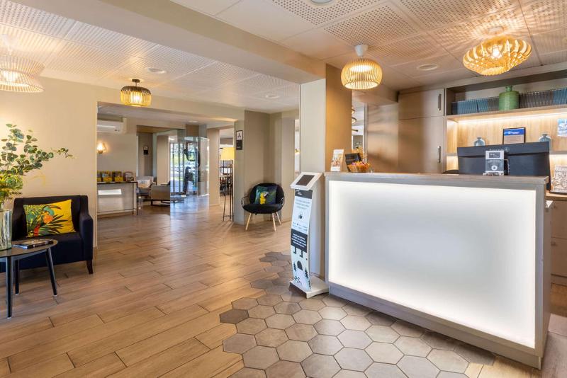 Best Western La Porte Des Chateaux - Lobi