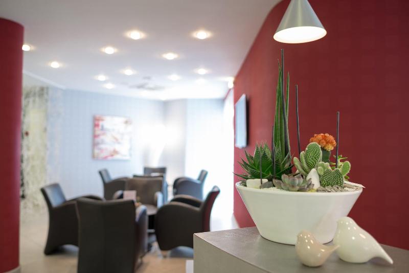Brit Hotel Belfort Centre - Boreal - Lobi