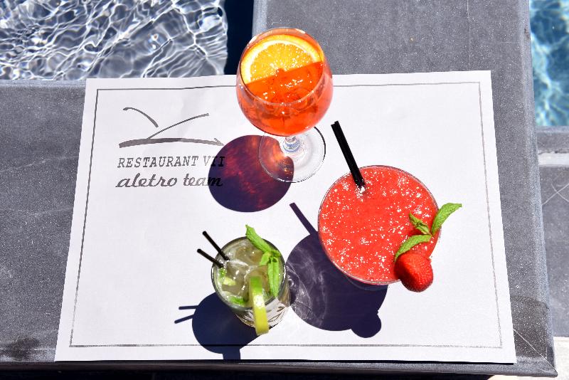 Aletro Cottage Houses - Bar