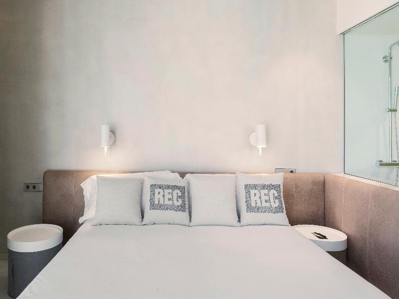 Rec Barcelona-Only Adults - Oda