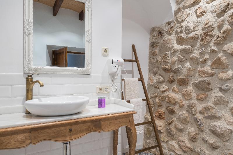 New Can Furios Hotel By Can Calco Hotels - Oda