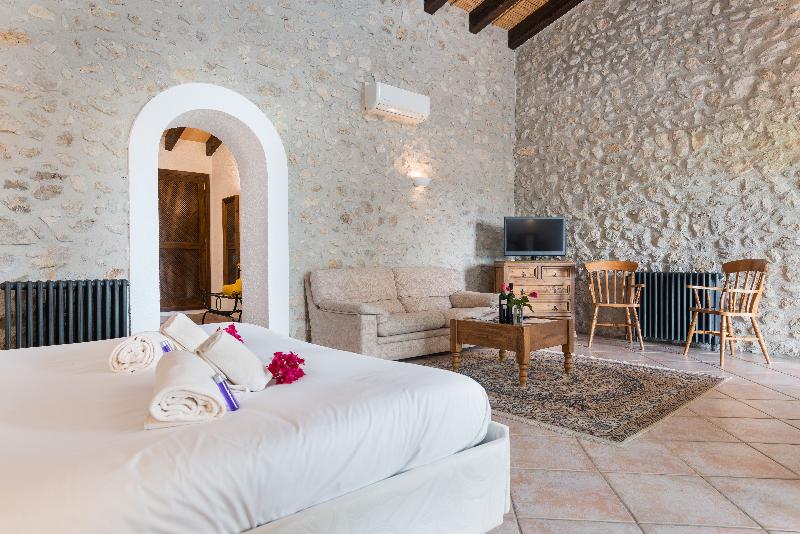 New Can Furios Hotel By Can Calco Hotels - Oda