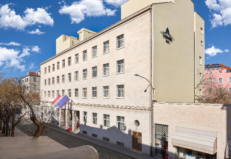 Cornaro Hotel - Genel