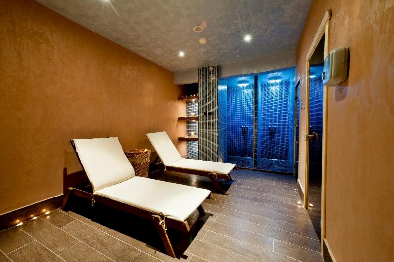 Cornelia Deluxe Residence - Havuz