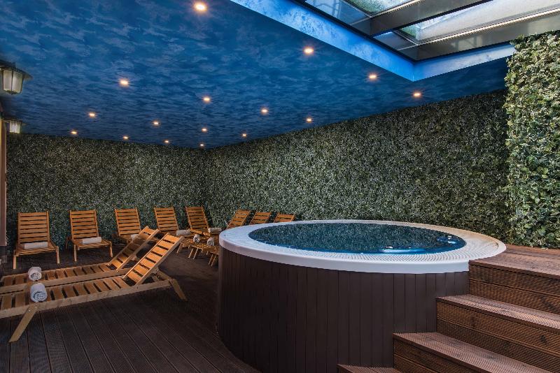 Cornelia Deluxe Residence - Havuz