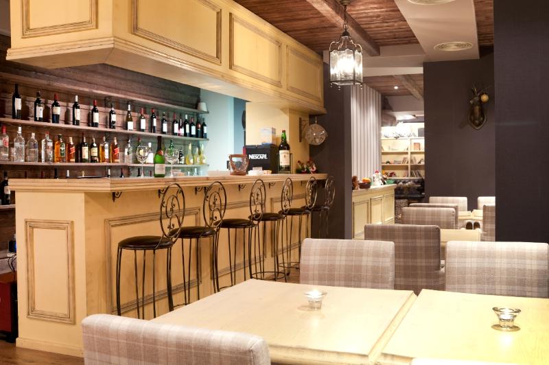 Cornelia Deluxe Residence - Restoran