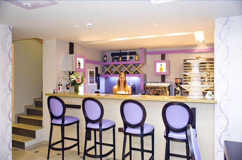 Areti Suites - Bar