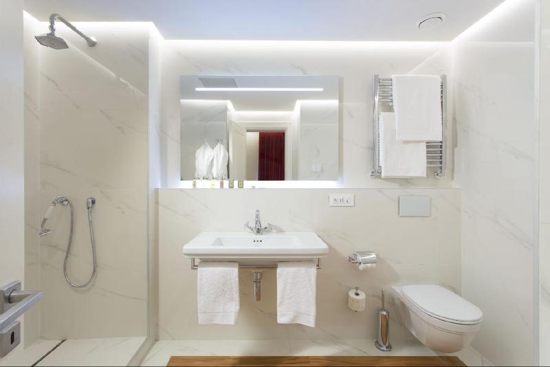 Degli Artisti Hotel - Genel