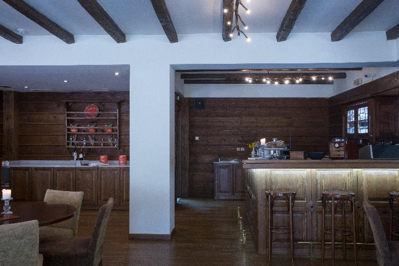 Country Club Hotel & Suites - Bar