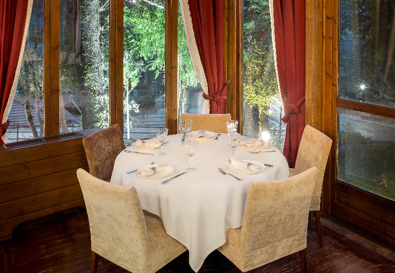 Country Club Hotel & Suites - Restoran