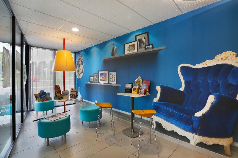 First Inn Hotel Blois - Lobi