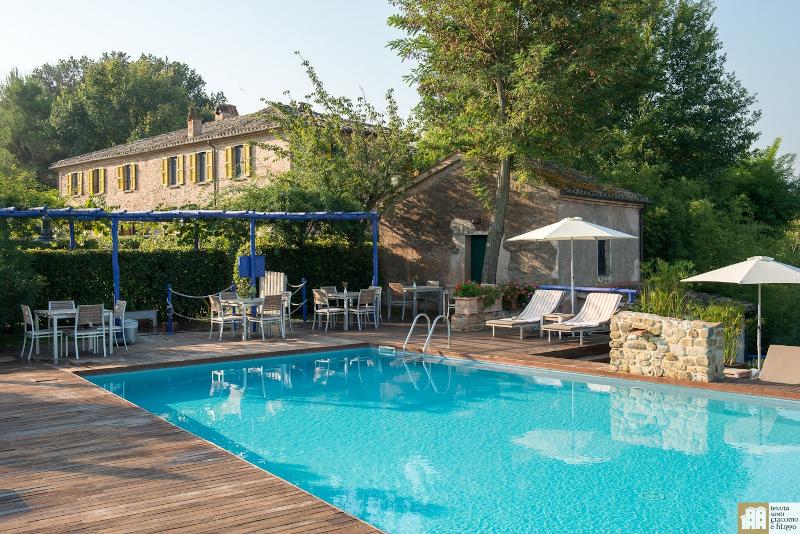 Urbino Resort - Tenuta Santi Giacomi e Filippo - Havuz