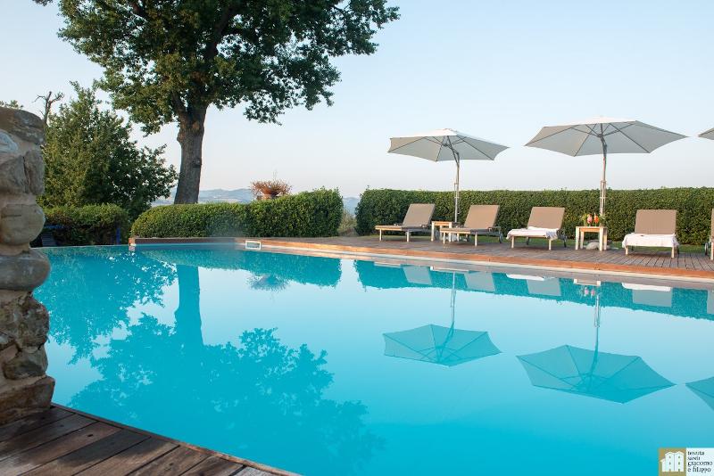 Urbino Resort - Tenuta Santi Giacomi e Filippo - Havuz