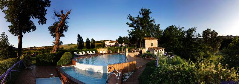 Urbino Resort - Tenuta Santi Giacomi e Filippo - Havuz