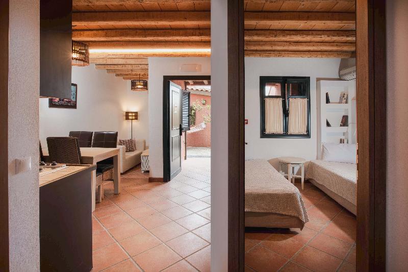 The Varos Residences Hotel - Oda